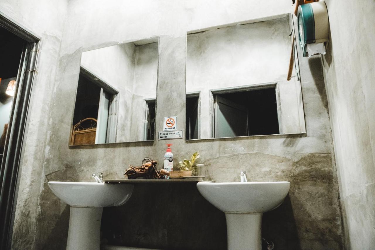Hostel Motodorm Langkawi Kuah Exterior foto